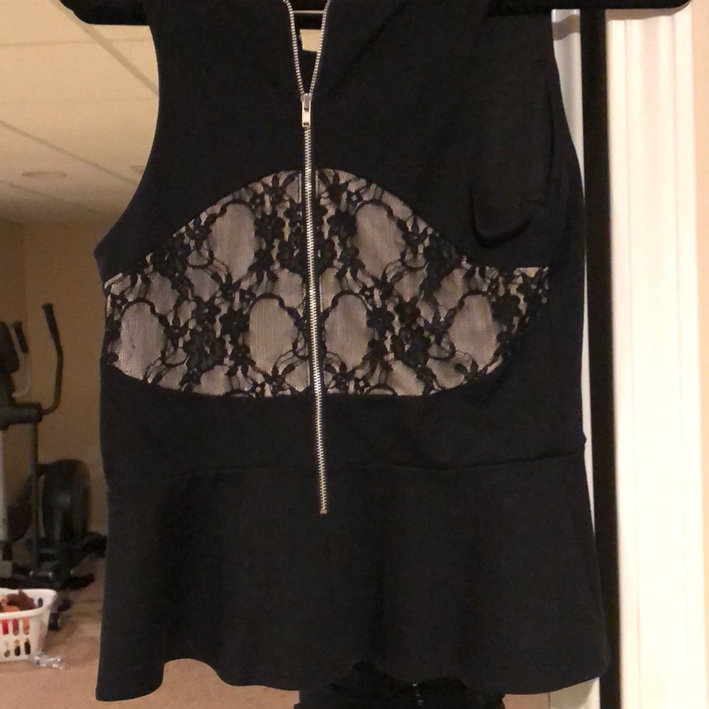 Top - Picture 2 of 2